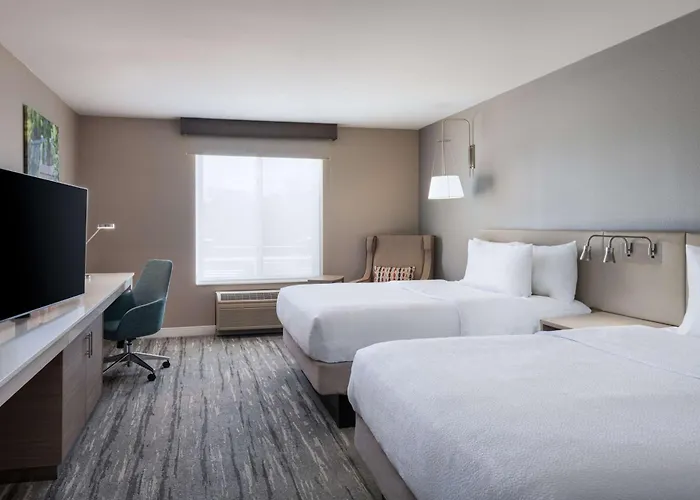 Hilton Garden Hotel 3*