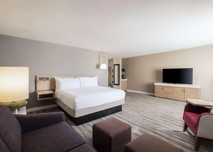 Hilton Garden Hotel 3*